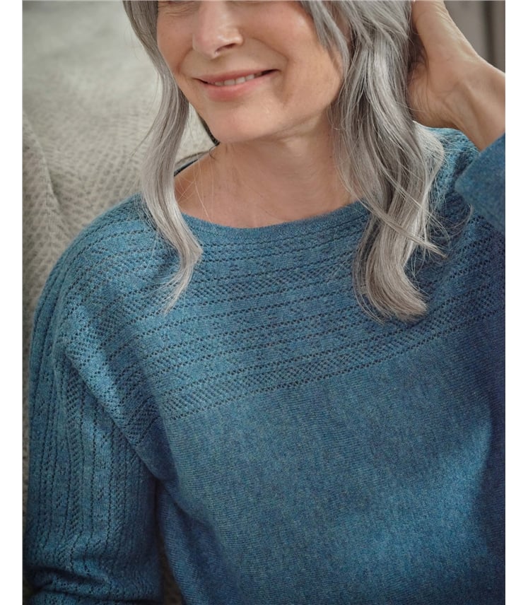 Kaschmir-Merino-Pullover mit Lochmuster und U-Boot-Ausschnitt
