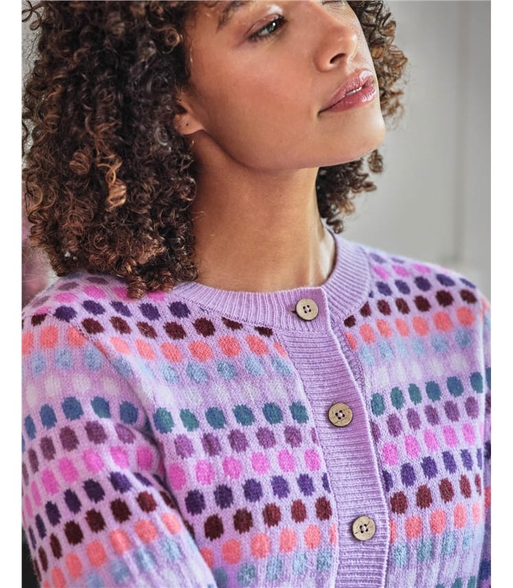 Strickjacke mit mehrfarbigen Punkten und Streifen