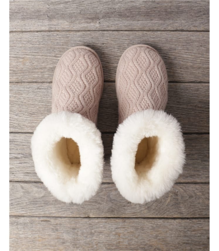 Boots mit Zopfstrickmuster aus Schaffell