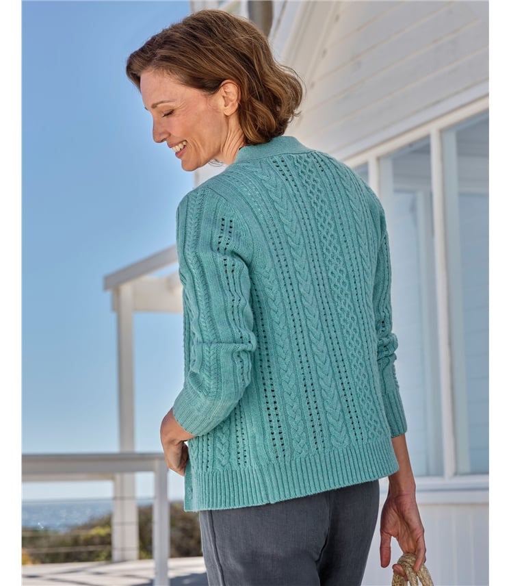 Strickjacke aus Lammwolle mit V-Ausschnitt und Zopfmuster