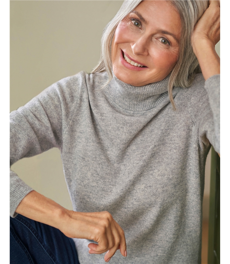 Cashmere and Merino Fitted Turtle Neck Knitted Sweater