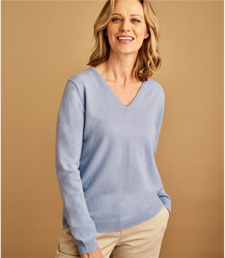 Periwinkle | Womens Cashmere & Merino V Neck Knitted Sweater | WoolOvers AU