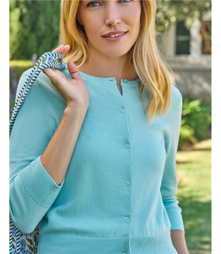 Kurz geschnittene Strickjacke mit 3/4-langen Ärmeln aus Seide und Baumwolle für Damen