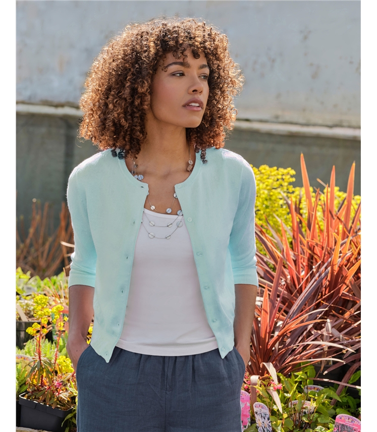 Kurz geschnittene Strickjacke mit 3/4-langen Ärmeln aus Seide und Baumwolle für Damen