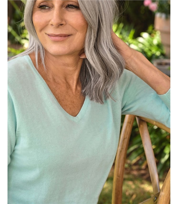 Pullover mit V-Ausschnitt aus Baumwolle und Kaschmir