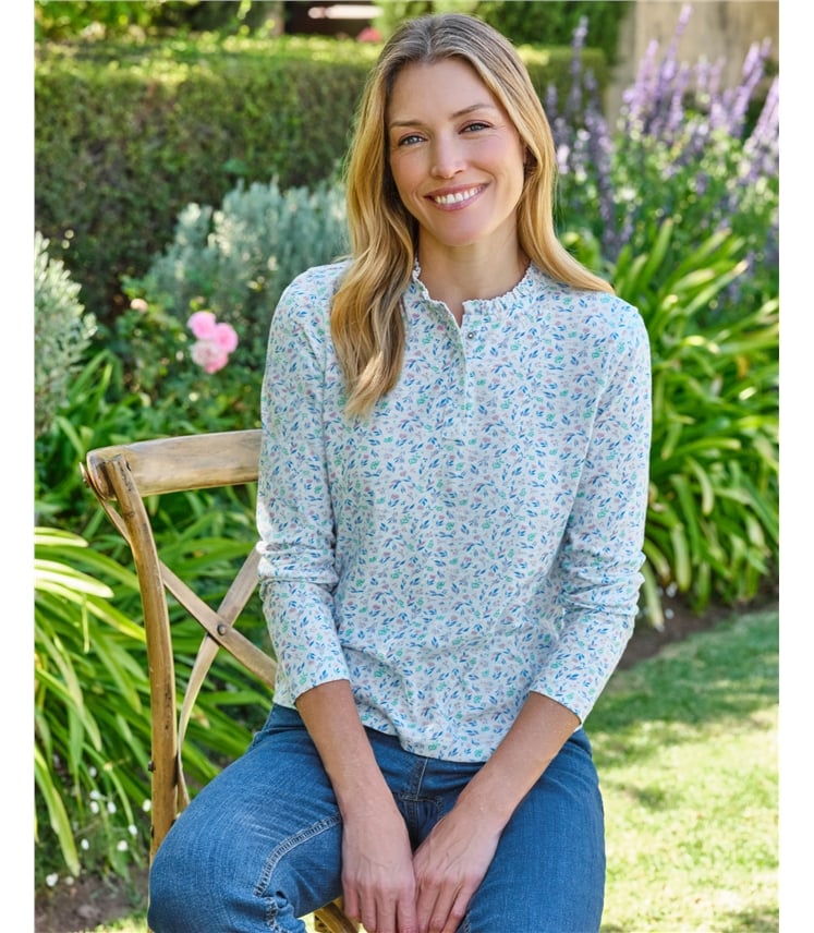 Oberteil mit Rüschenkragen und Knopfleiste