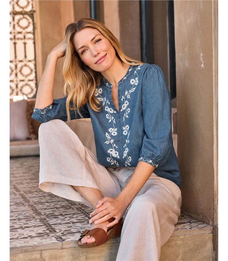 Bluse mit Schlitz-Ausschnitt und Kreuzstich-Stickerei 