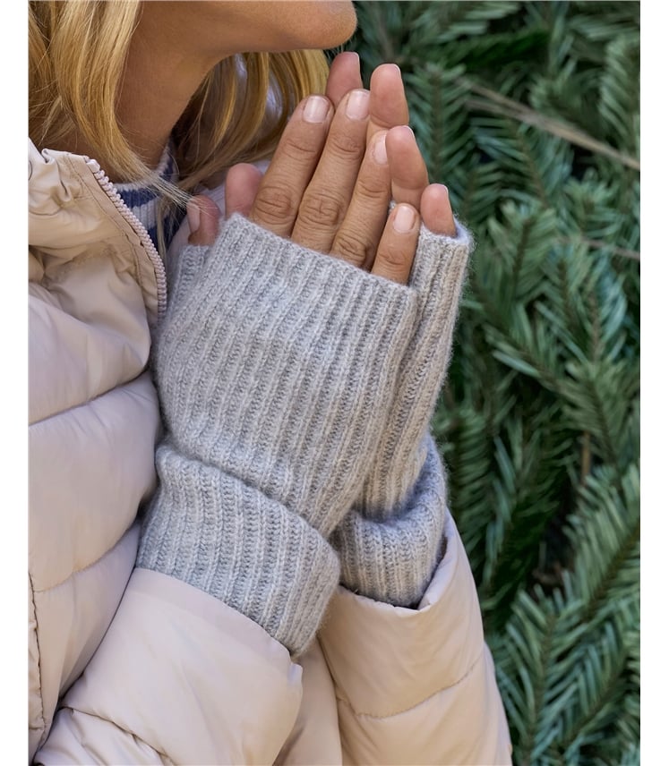 Ribbed Cashmere Wrist Warmers