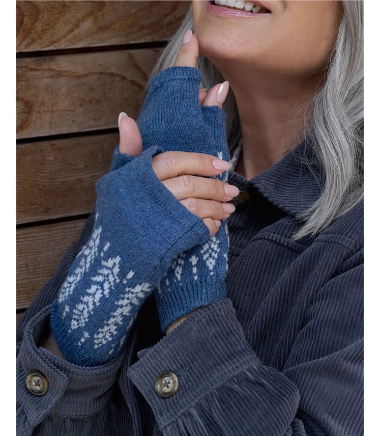 Knitted Floral Wristwarmer