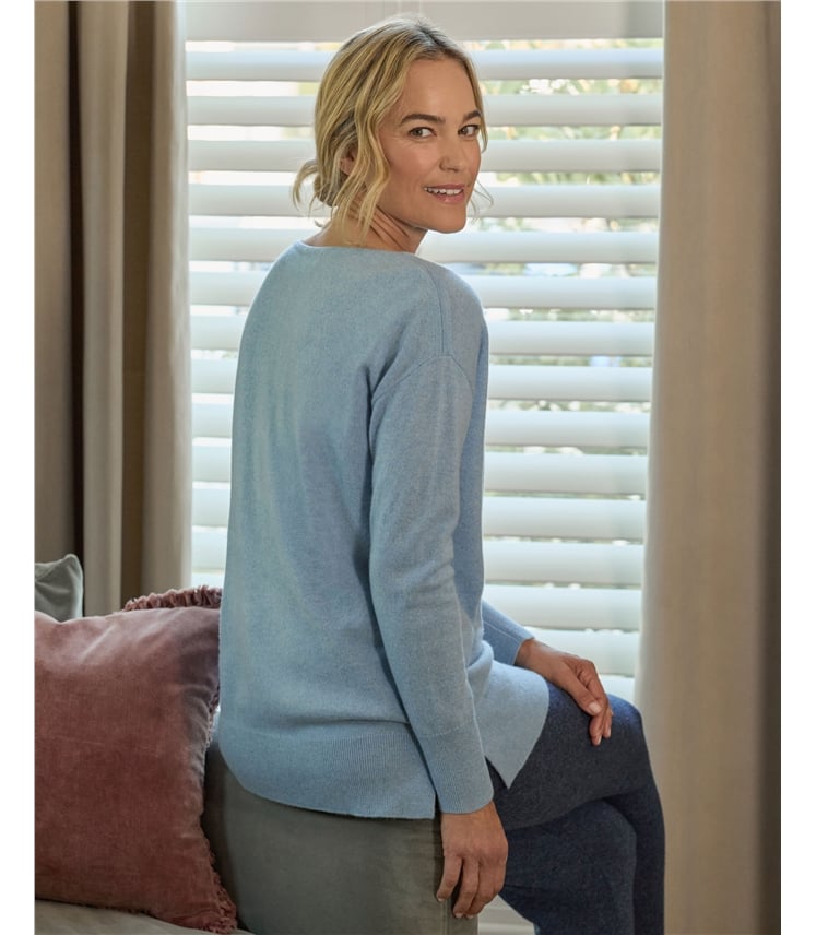 Luxurious Cashmere Boat Neck Jumper