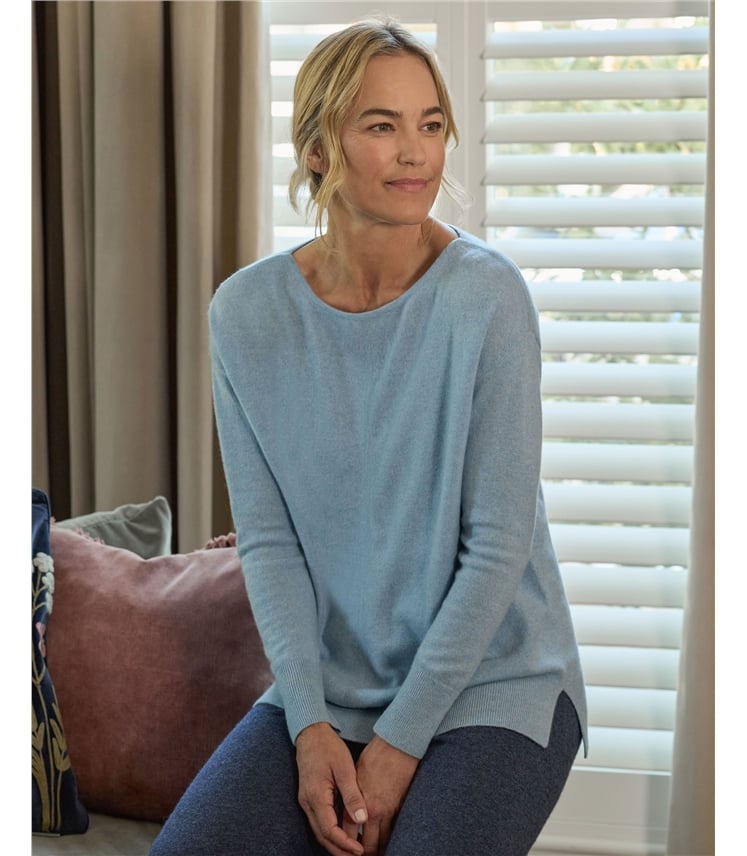 Luxurious Cashmere Boat Neck Jumper