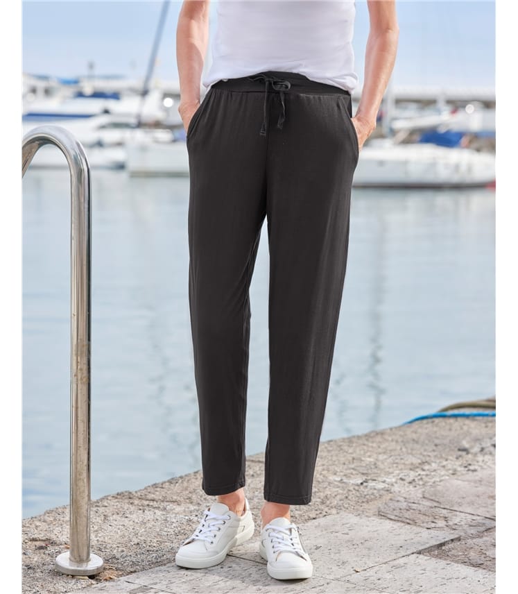Black | Tapered Soft Jersey Trouser | WoolOvers US
