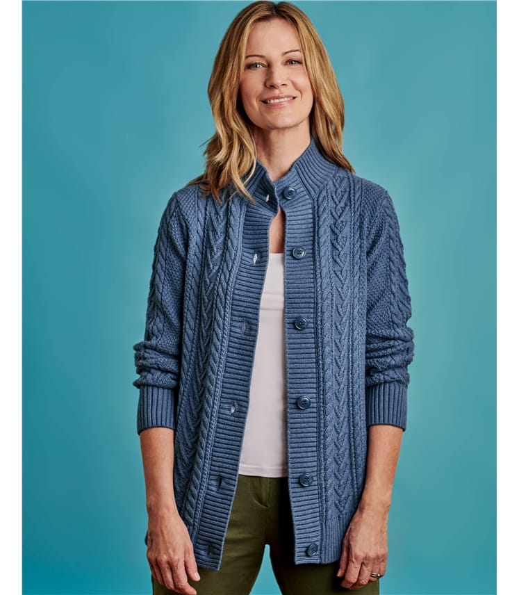 Dunkelblau meliert | Damenstrickjacke mit Zopfmuster und hohem Kragen ...