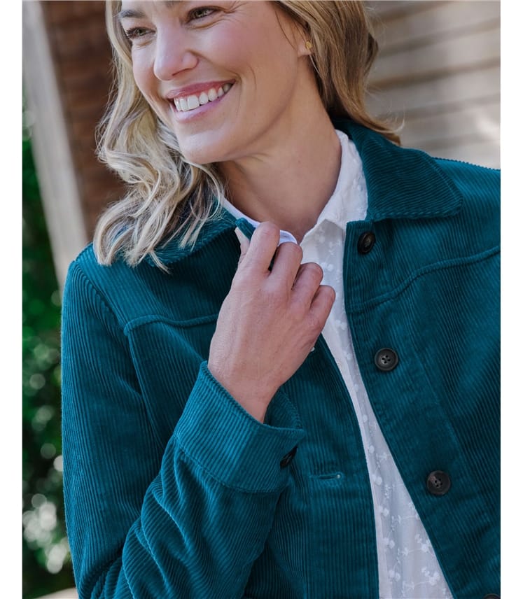 Leichte Cordjacke