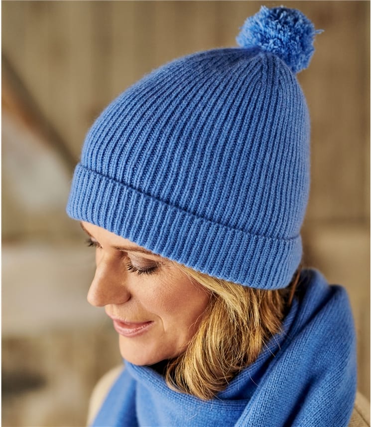 lambswool bobble hat