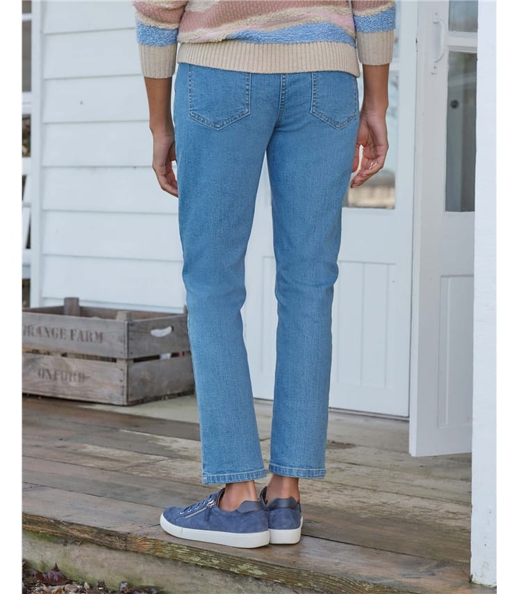 Stretch Easy Tapered Leg Jeans