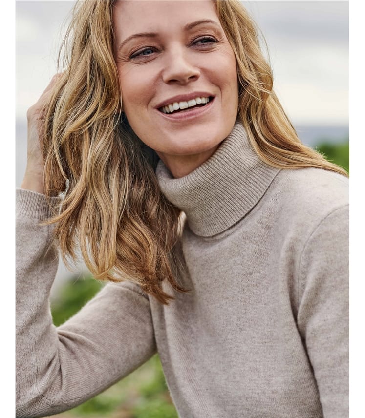 Natural Cashmere & Merino Fitted Turtle Neck Knitted Sweater