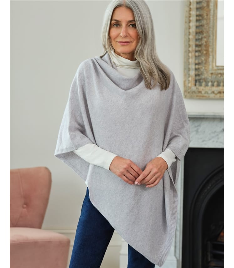 Pure Cashmere Poncho Cape, Plain Knitted in Light grey