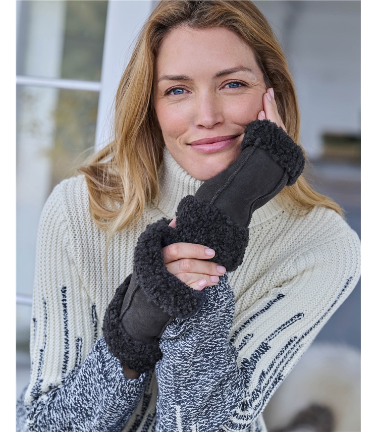 Fingerless Patch Mitten