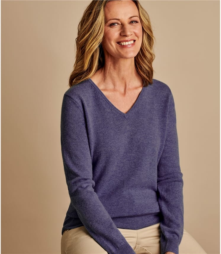 Womens Cashmere and Merino V Neck Knitted Sweater Womens Cashmere and Merino V Neck Knitted Sweater