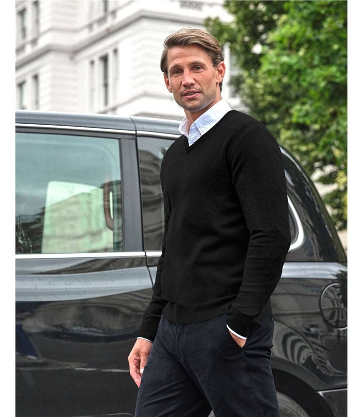Anthracite Black | Mens Cashmere V Sweater | WoolOvers US