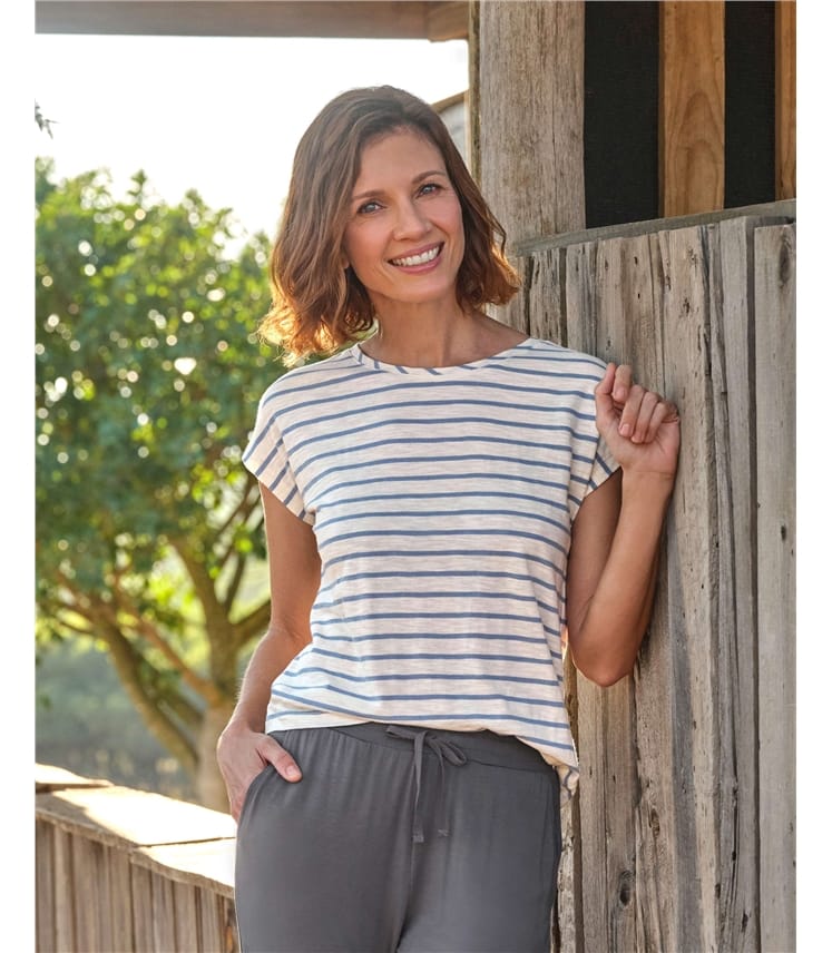 Kurzarmshirt mit U-Boot-Ausschnitt