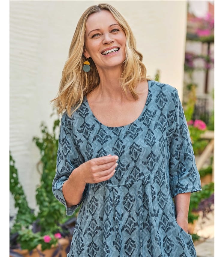 This tunic dress is perfect for every season and setting