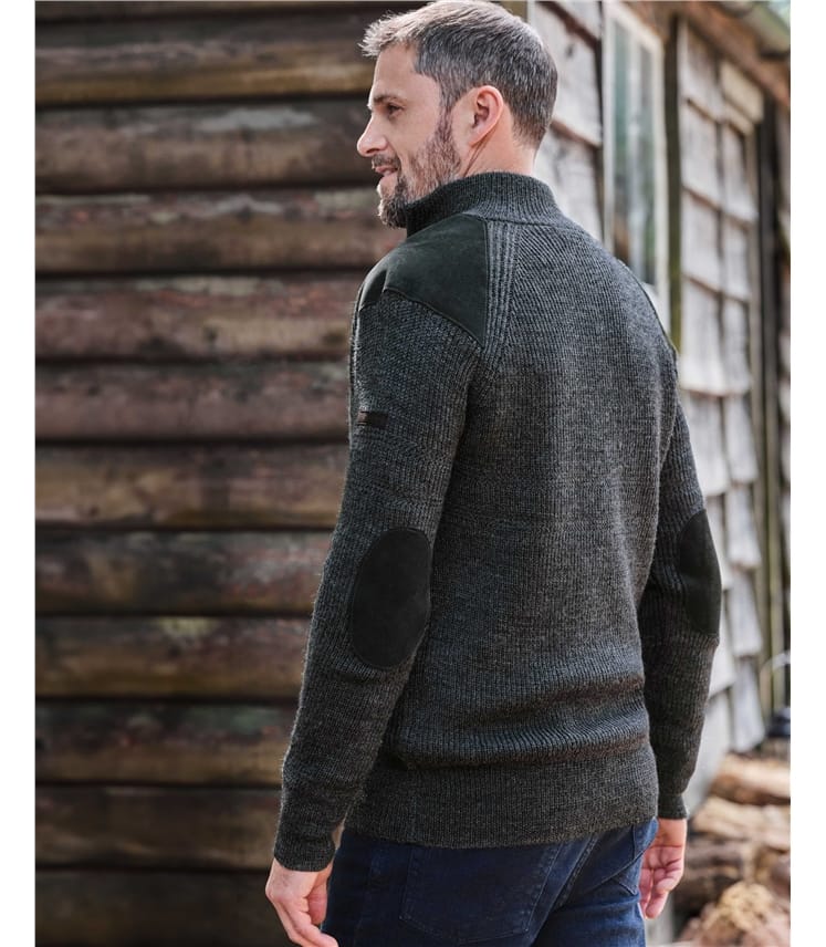 Мужской свитер с заплатками из натуральной овечьей шерсти