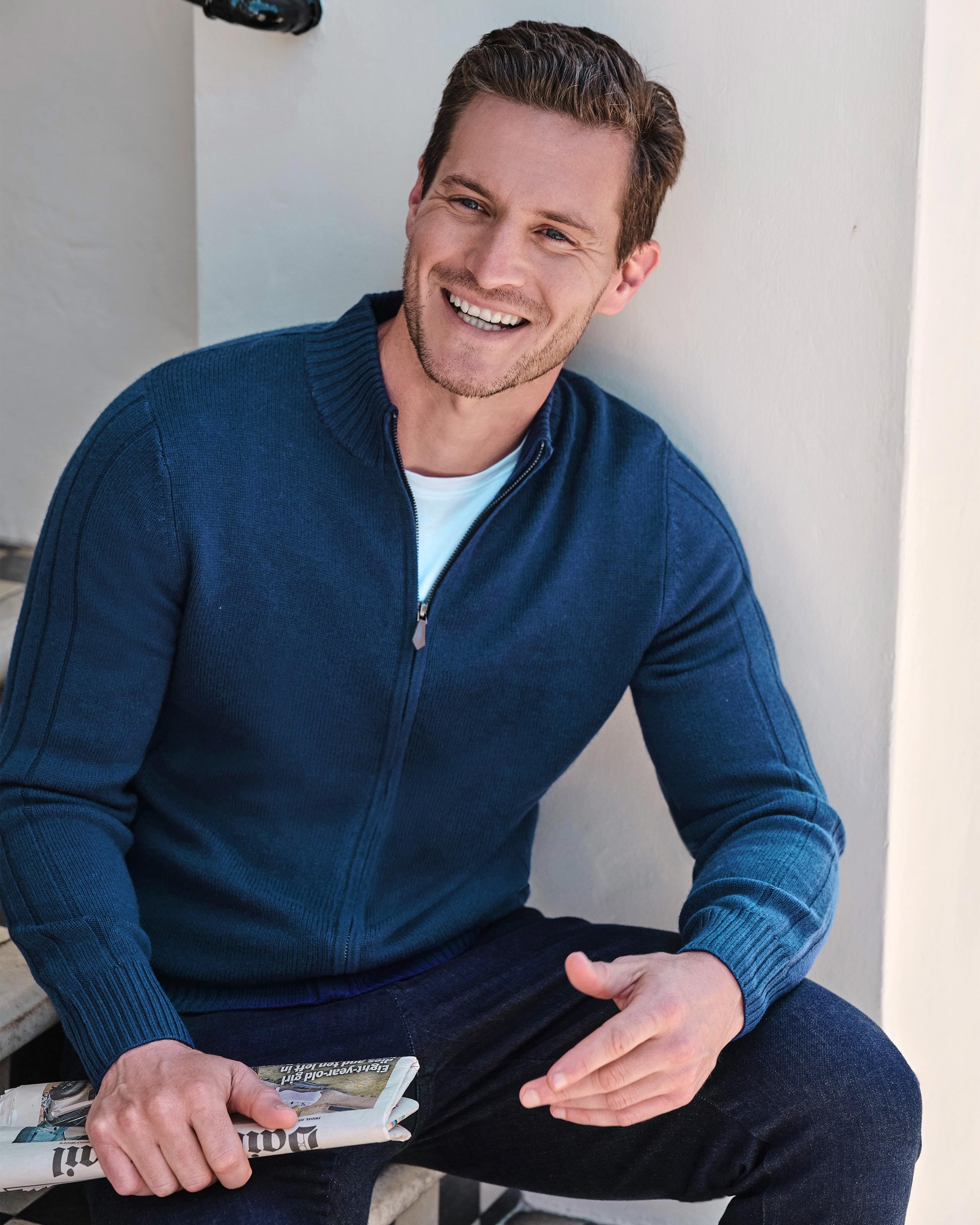 VogeLuxe | Men’s Pure Wool Zip-Up Cardigan