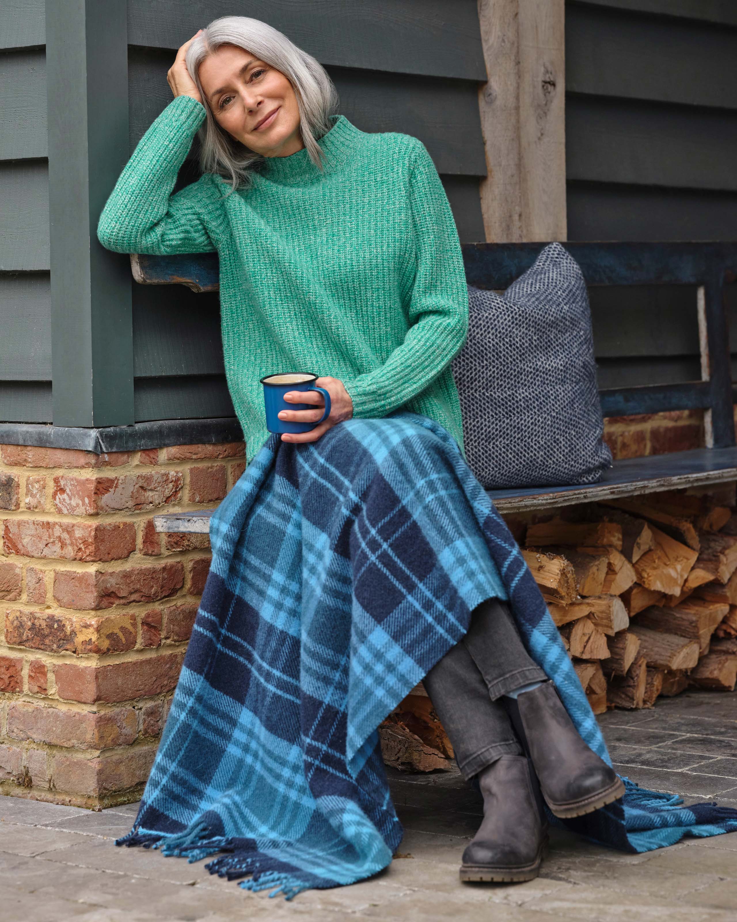 navy-blue-ink-pure-wool-tartan-small-blanket-woolovers-us