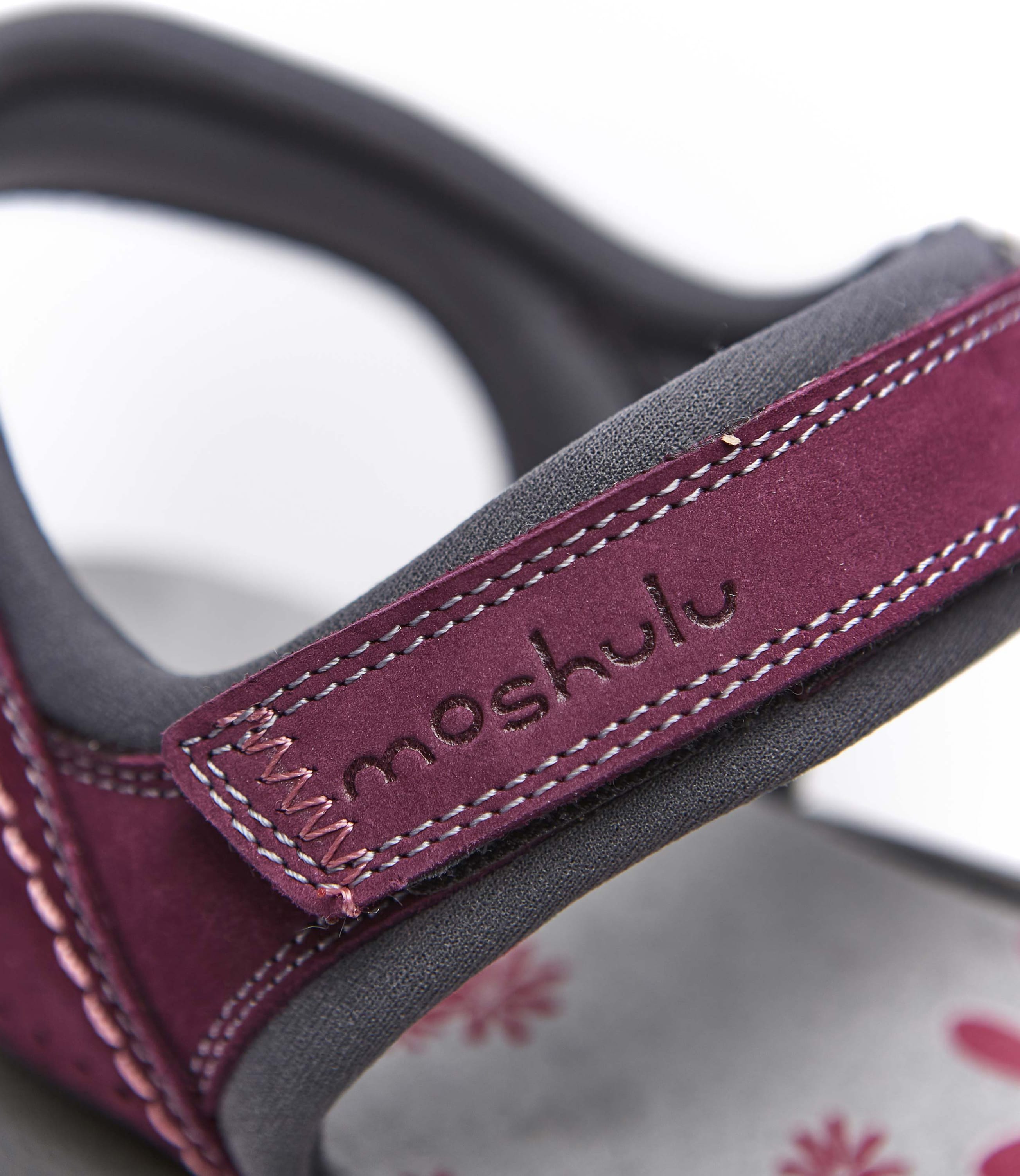 moshulu avon sandals