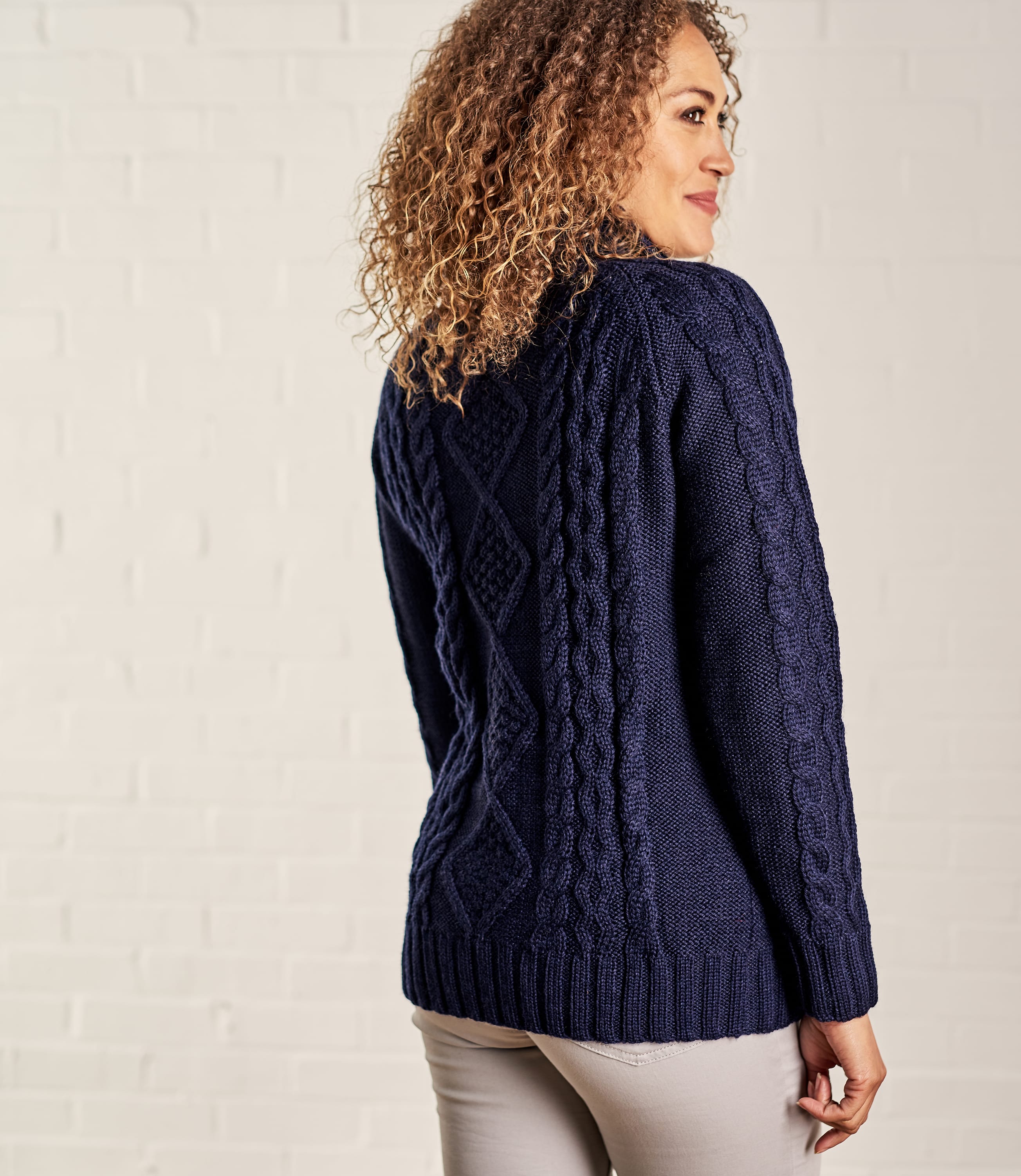 Navy Pullover Mit Aran Muster Und Rollkragen Aus Reiner Wolle Für