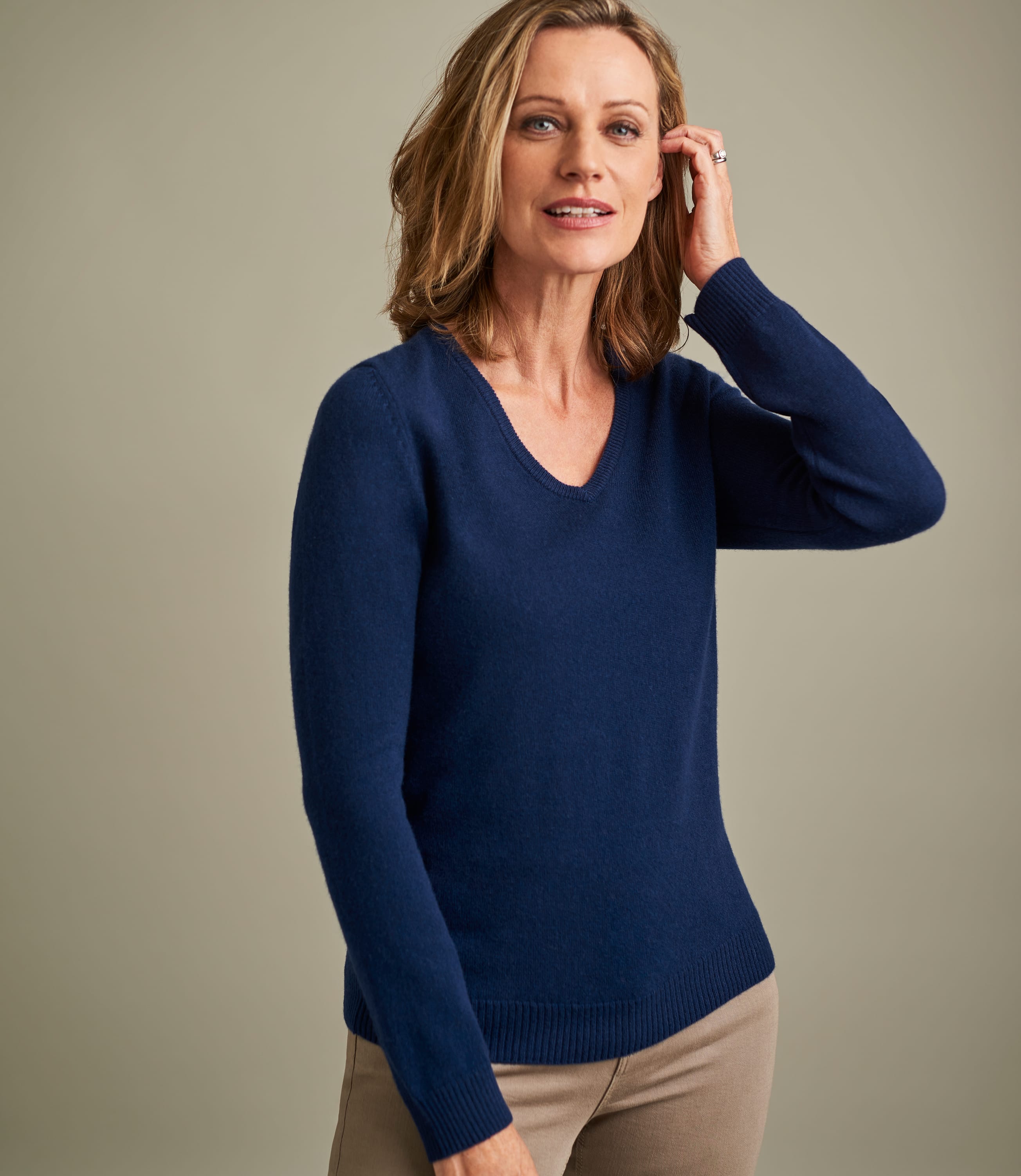 Navy | Womens Pure Cashmere V Neck Sweater | WoolOvers US