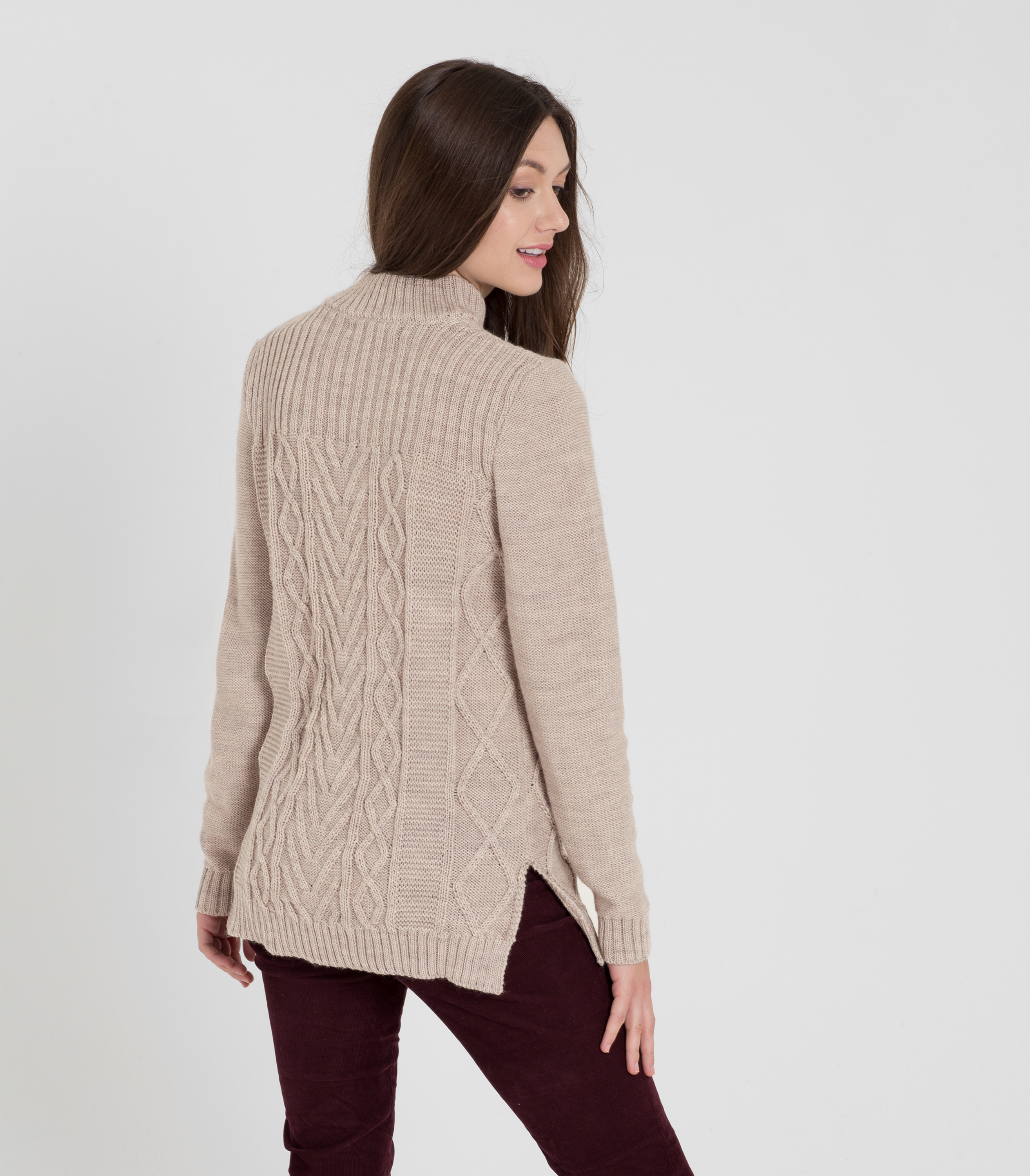 Beige Pullover Mit Knöpfen Auf Der Schulter Aus Reiner Wolle Für