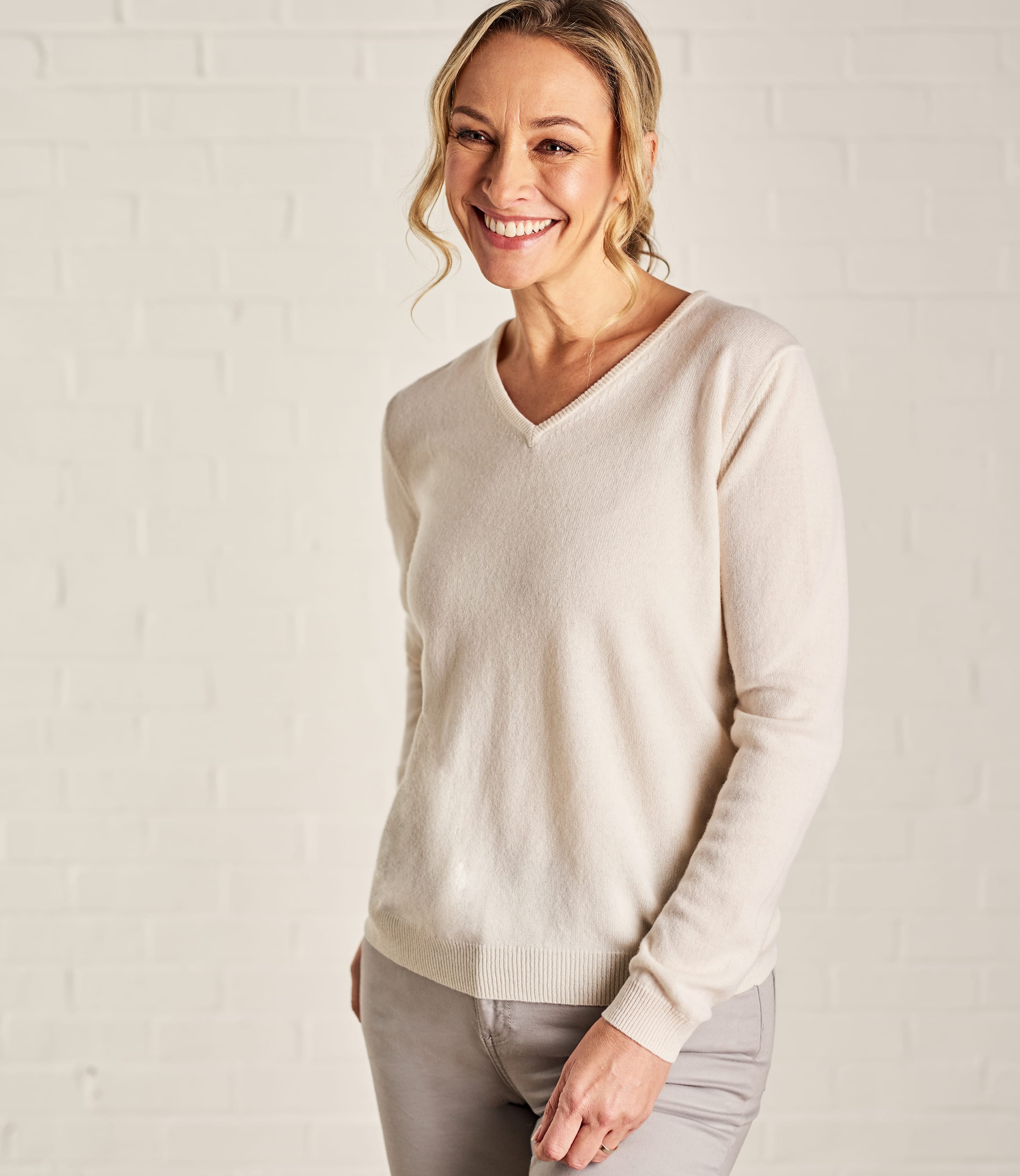 Periwinkle | Cashmere & Merino V Neck Knitted Sweater | WoolOvers US