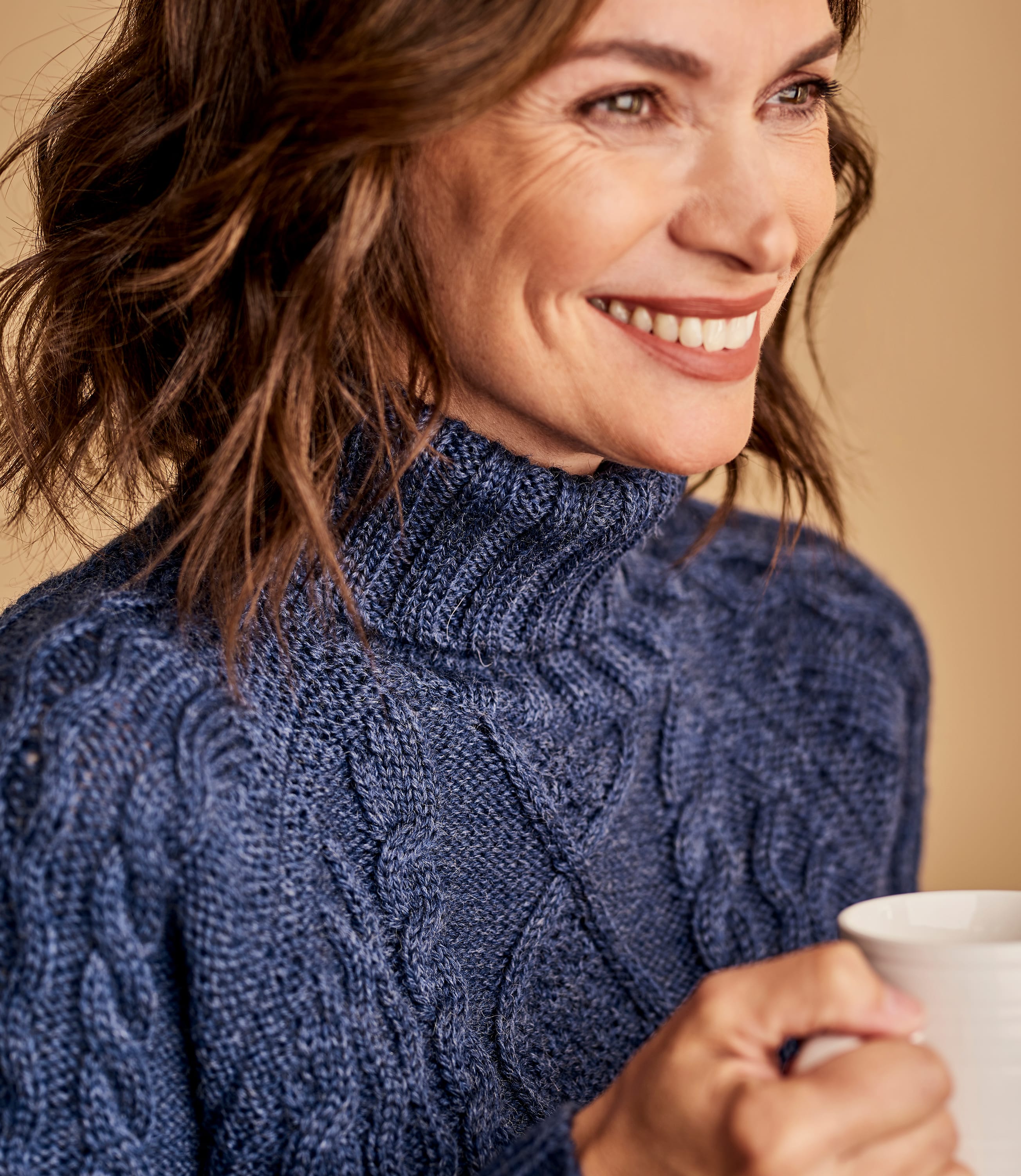 Denim meliert | Pullover mit Aran-Muster und Rollkragen ...