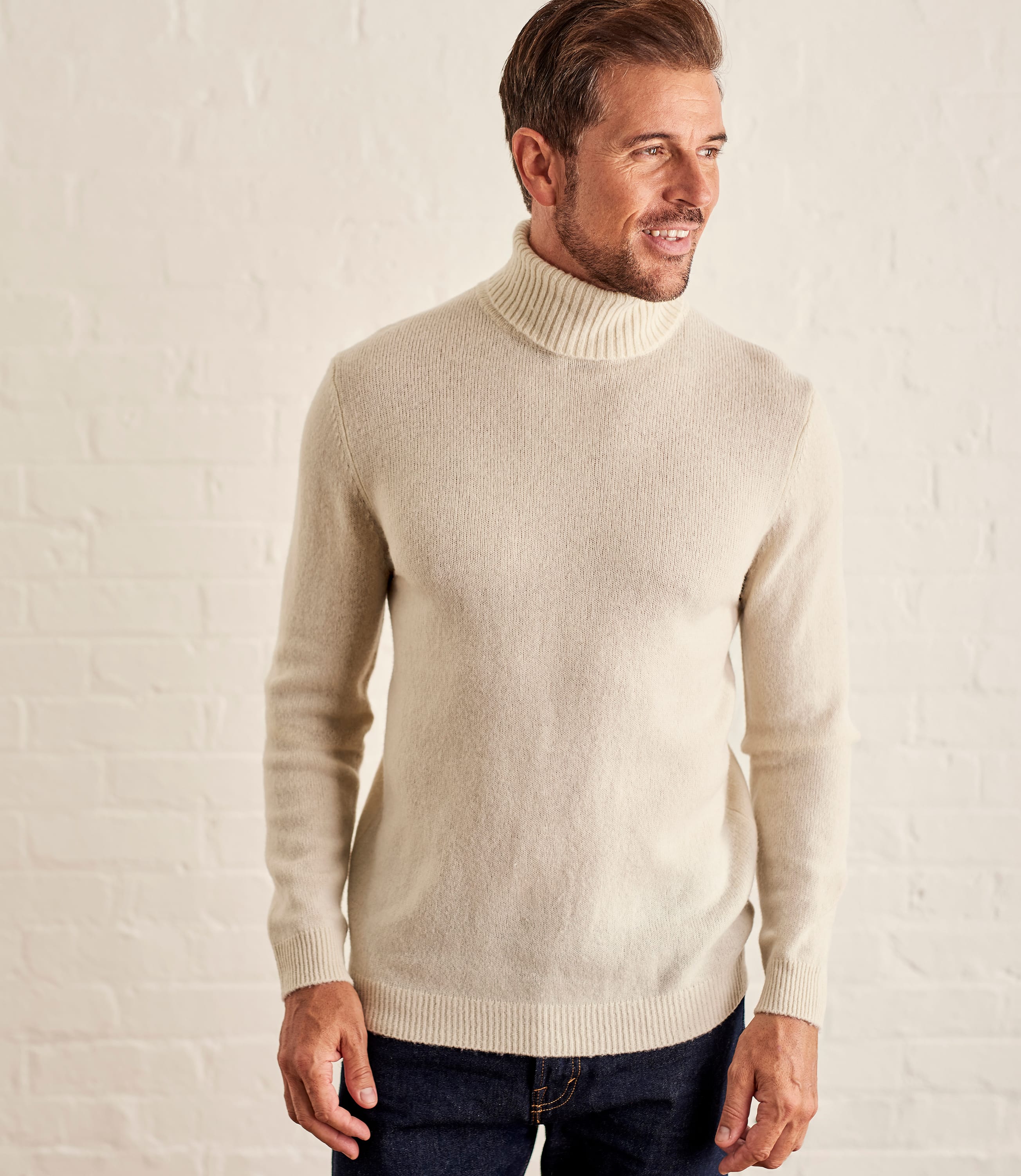 Kingfisher | Mens Lambswool Turtle Neck Sweater | WoolOvers US