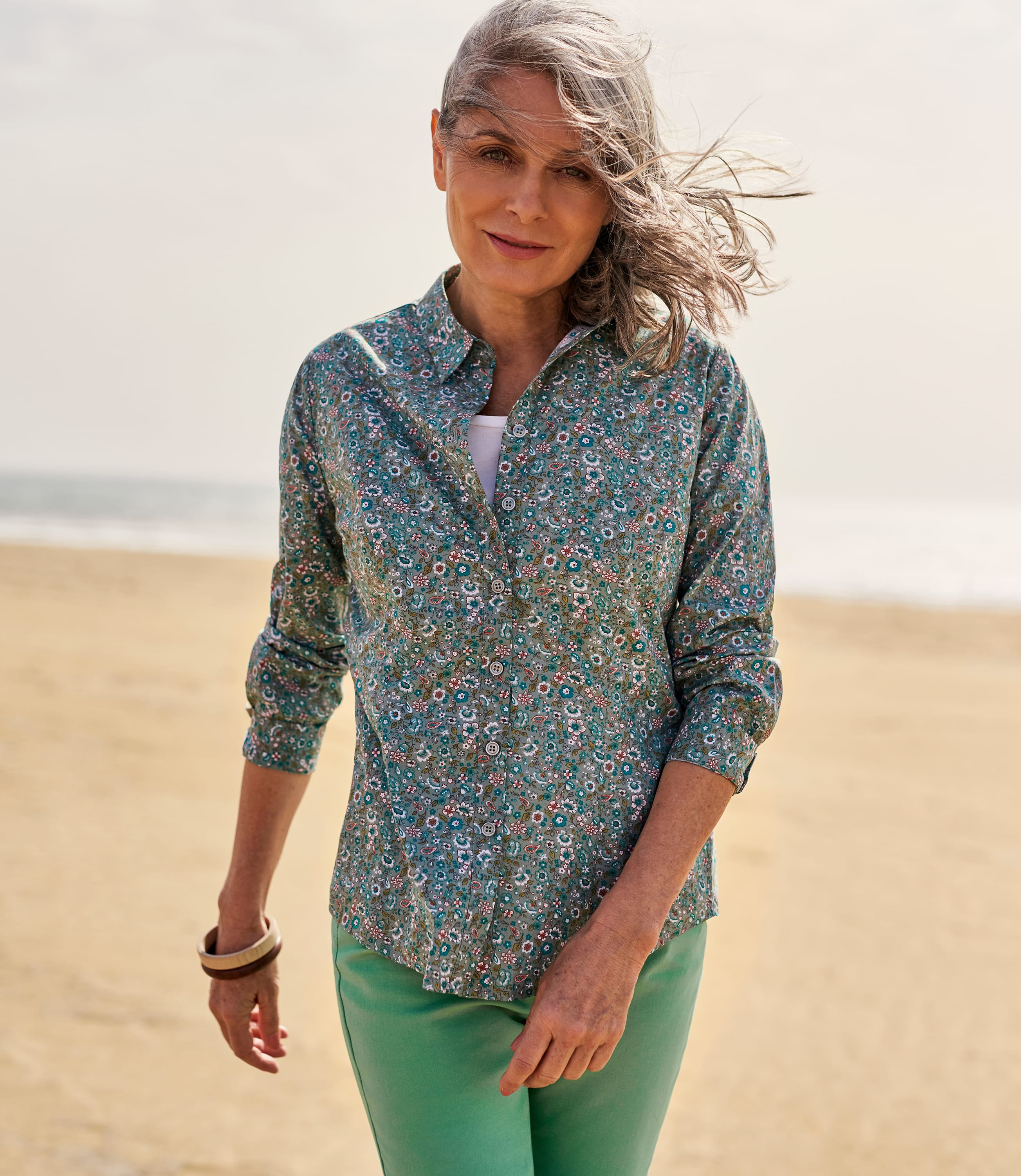 Ditsy Floral | Womens Fitted Poplin Shirt | WoolOvers UK