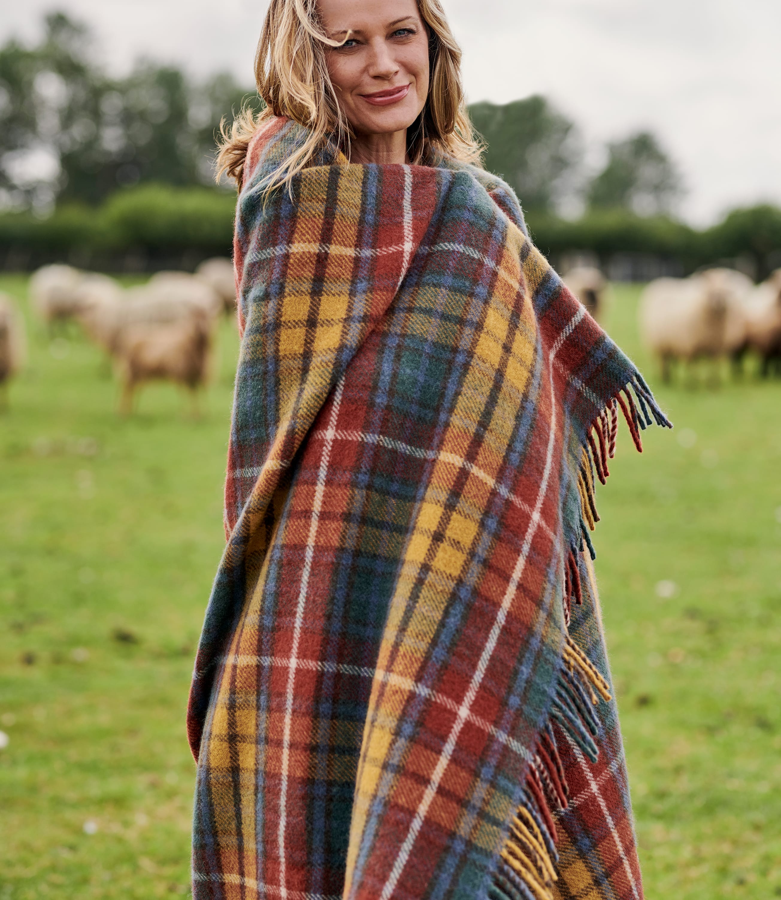 Antique/Red Pure Wool Traditional Pure Wool Throw