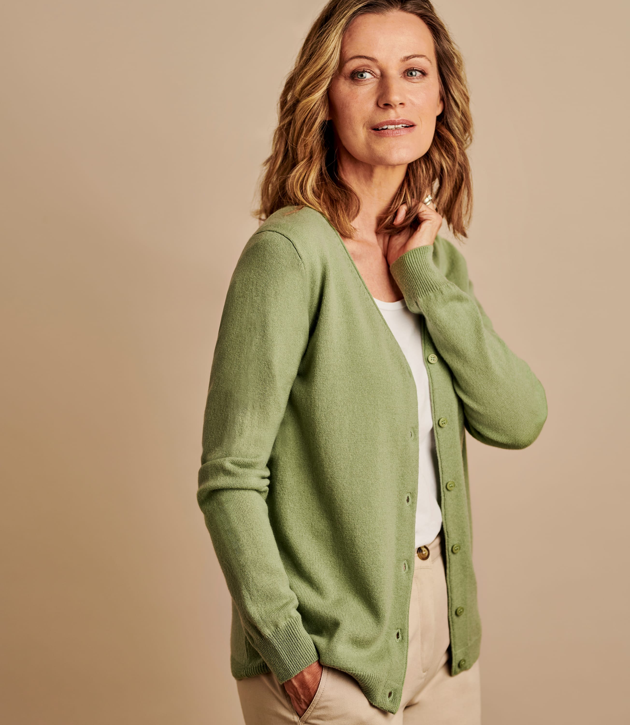 Willow 20% Cashmere & 80% Merino | Cashmere Merino Classic V Neck Cardigan