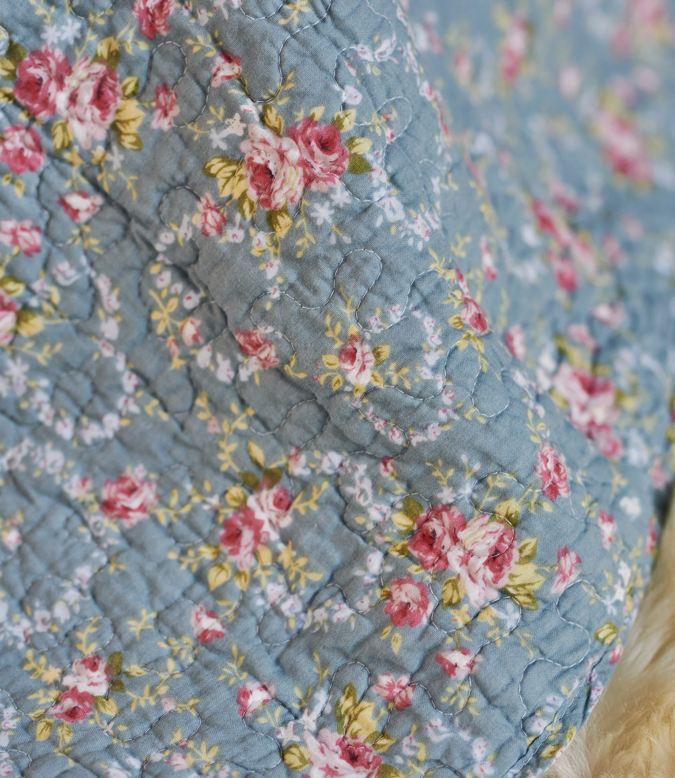 Light Blue Floral Cotton Blend Printed Cotton Quilt