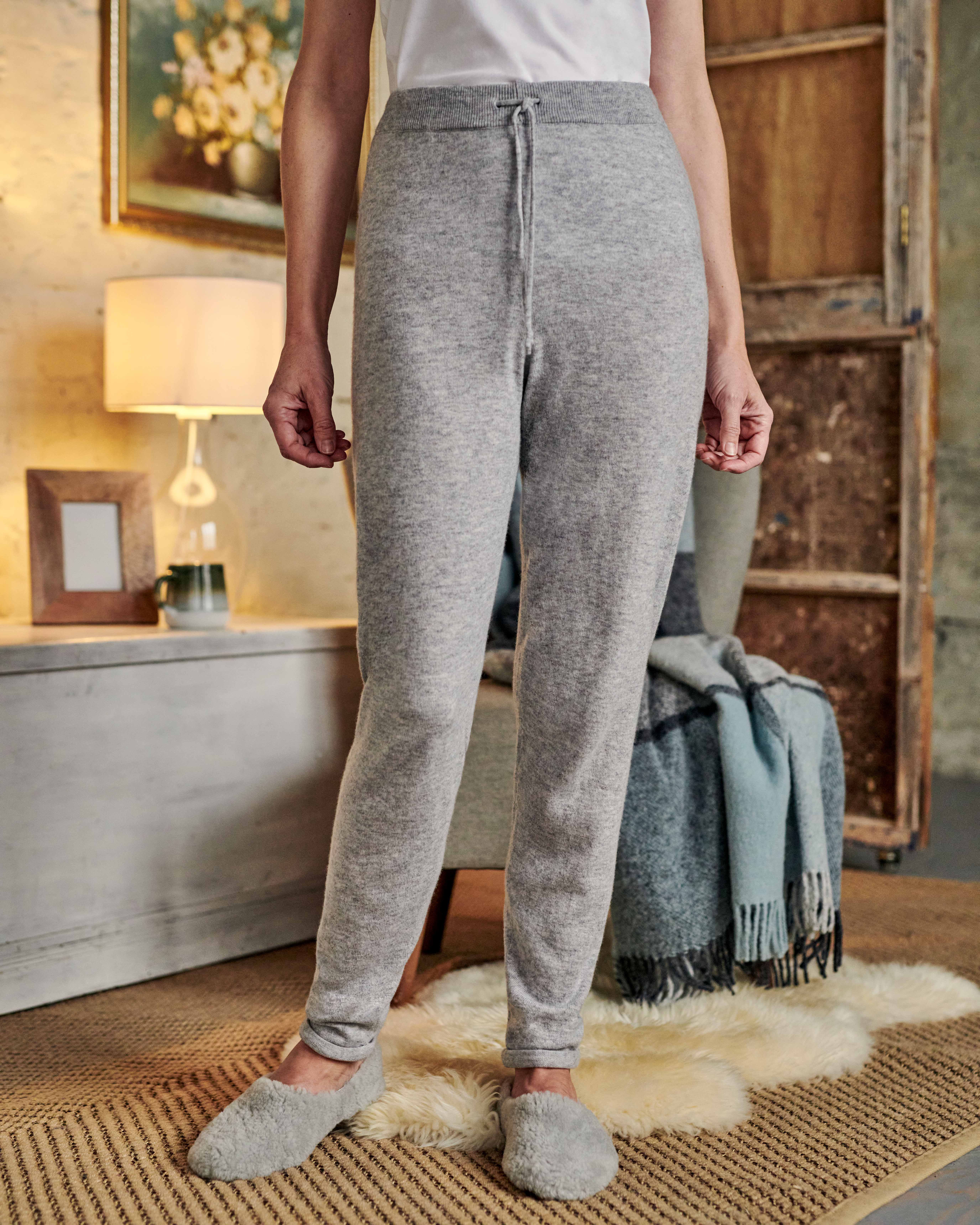 femme luxe joggers