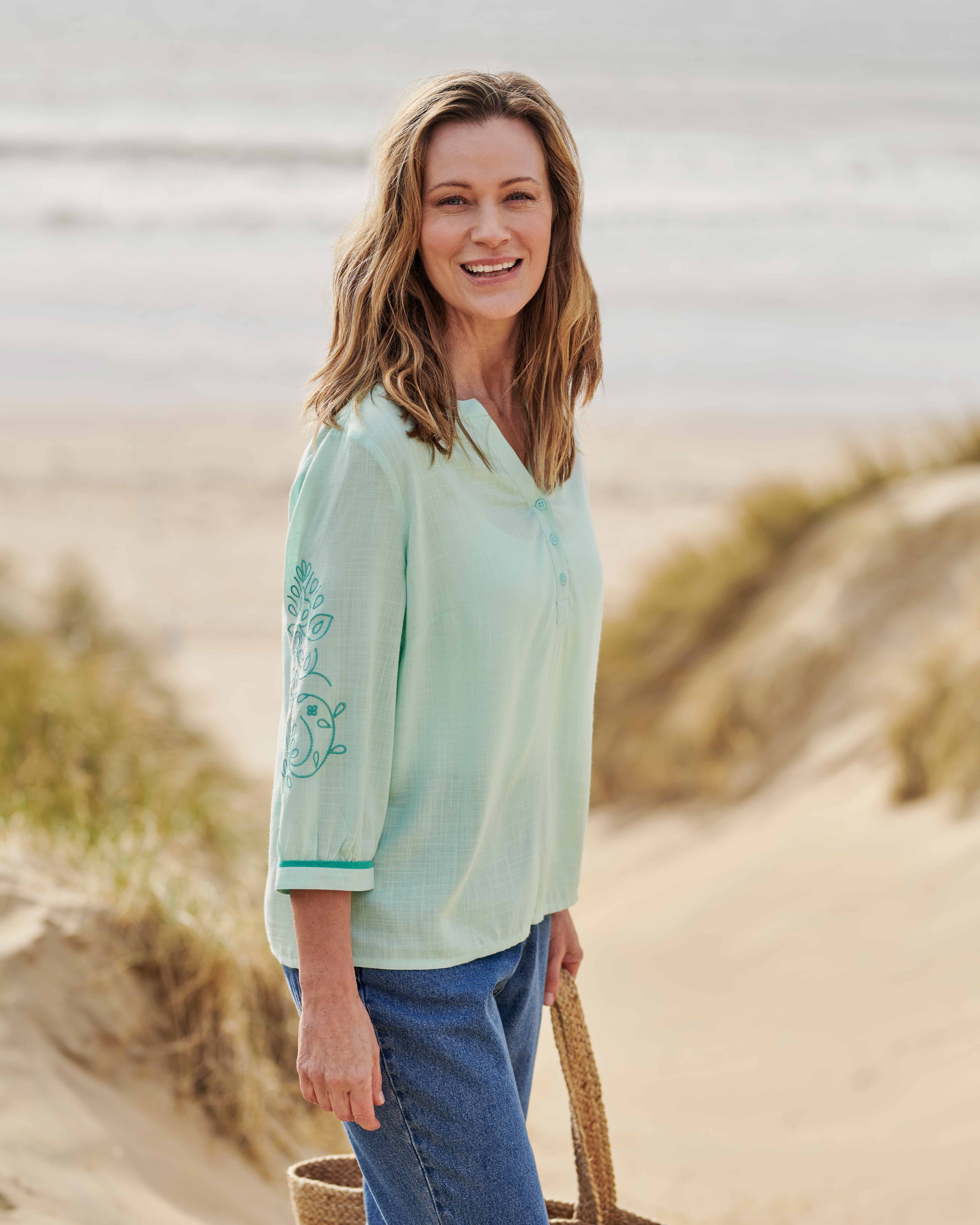 Seabreeze 100% Viscose | Floral Embroidered Sleeve Top