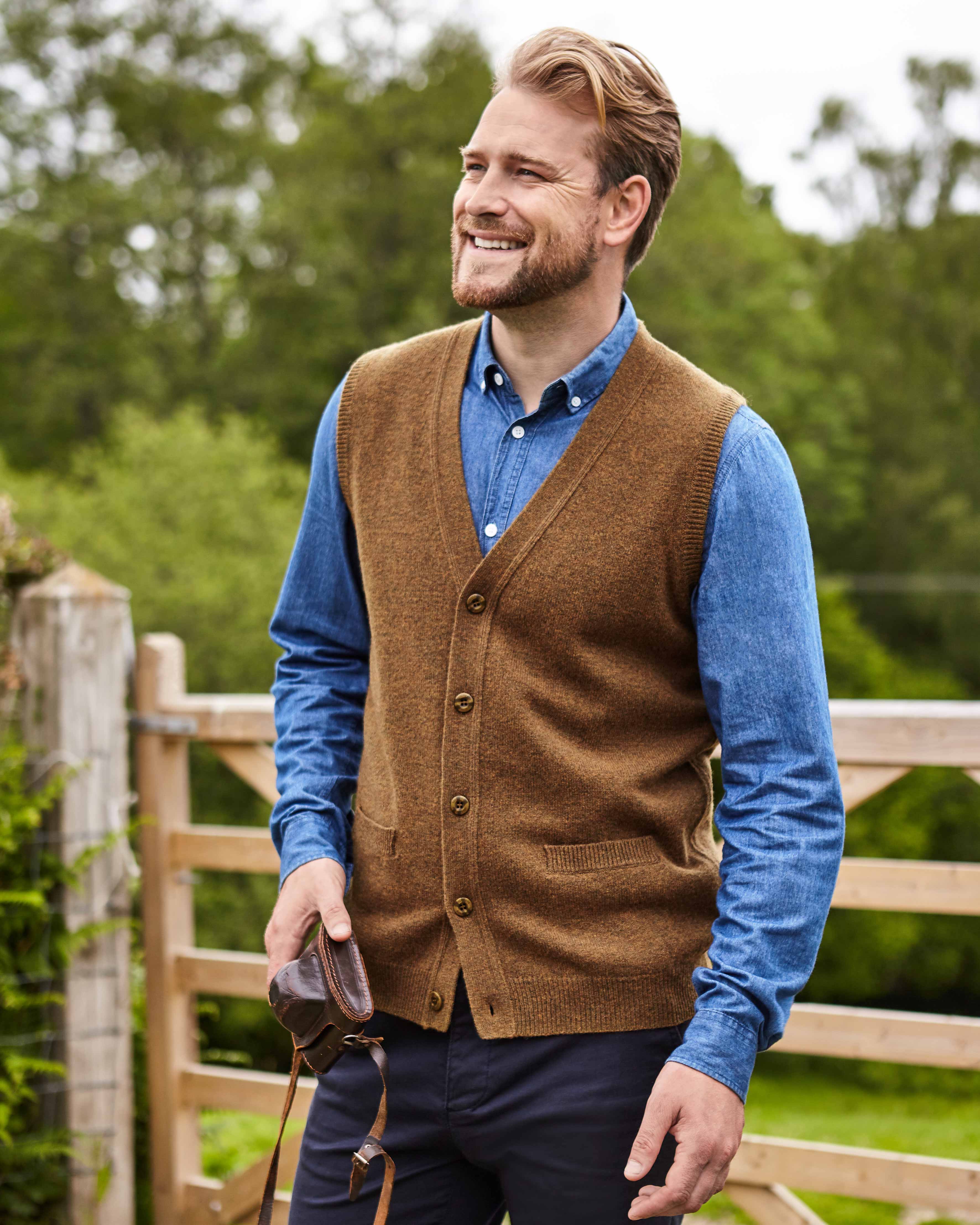 Men's Sleeveless Jumpers & Cardigans | Slipovers | WoolOvers UK