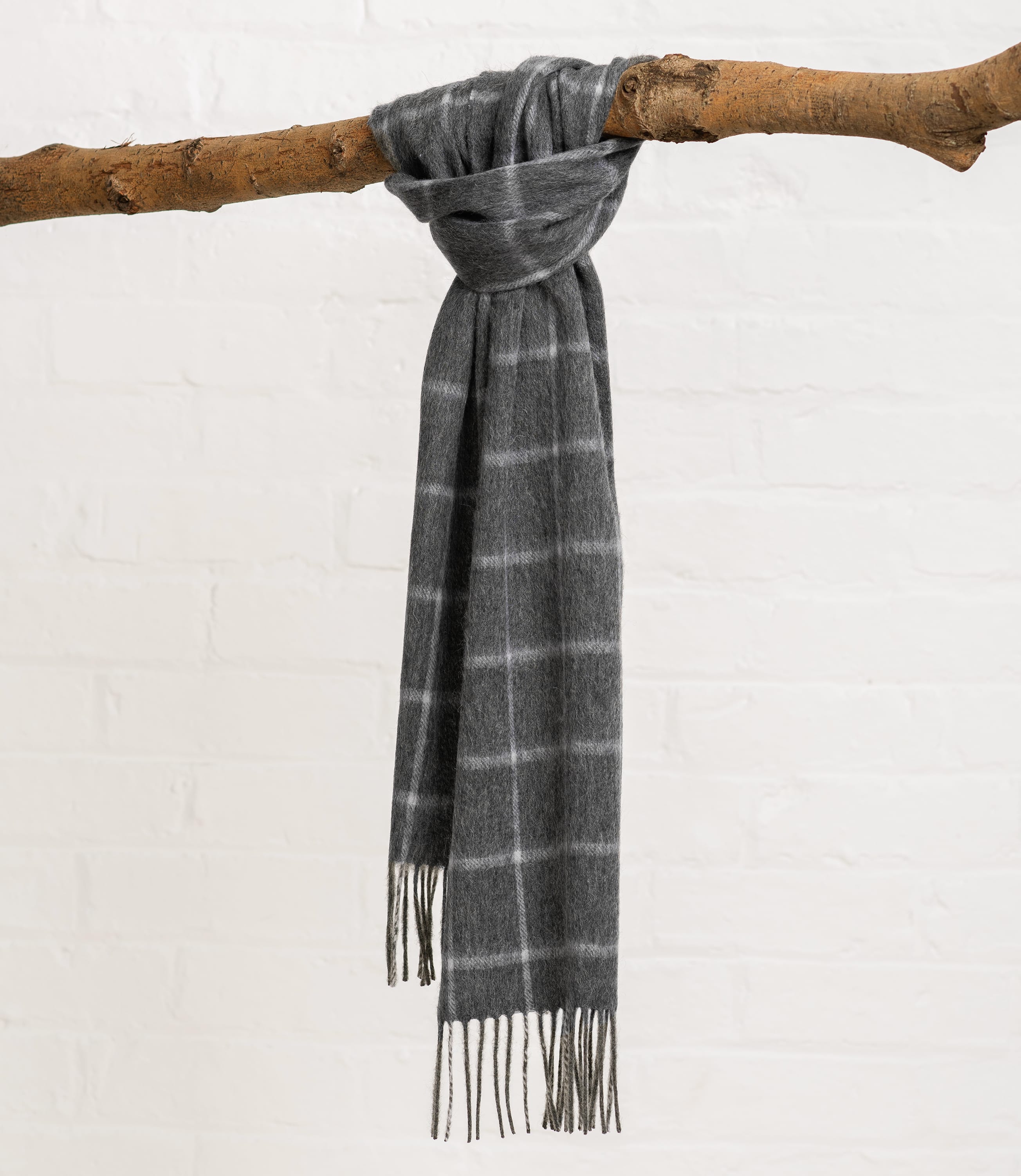 window scarf grey