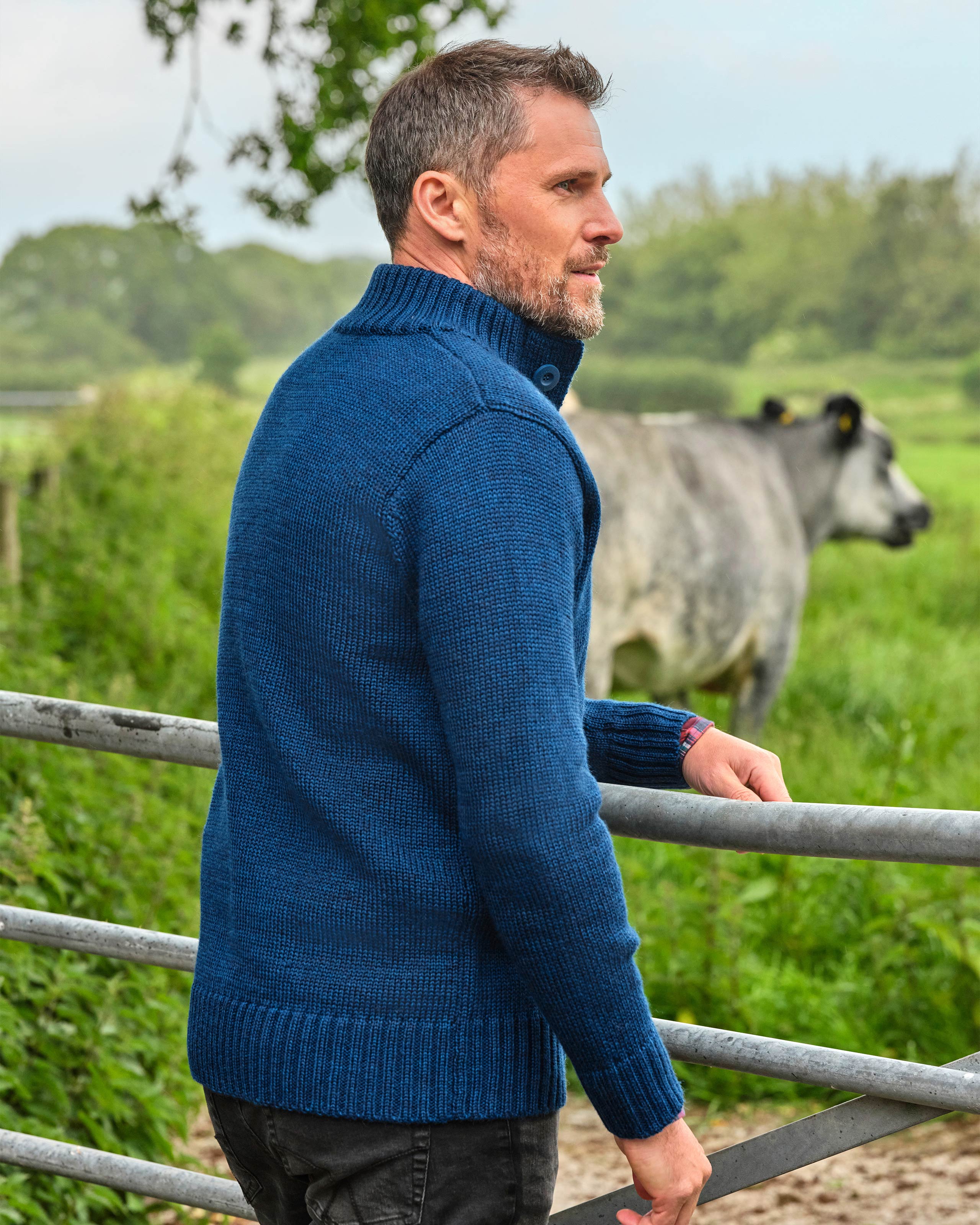 Bennie Wool Cardigan in Navy