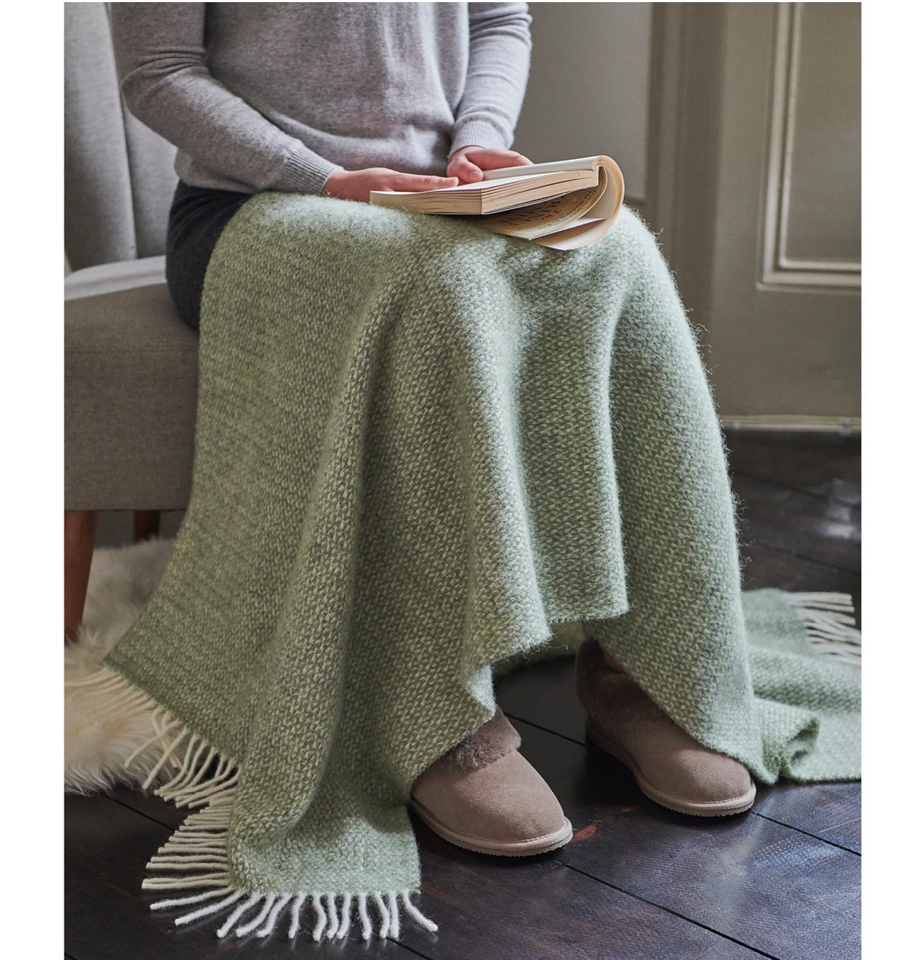 Pure Wool Illusion Knee Rug