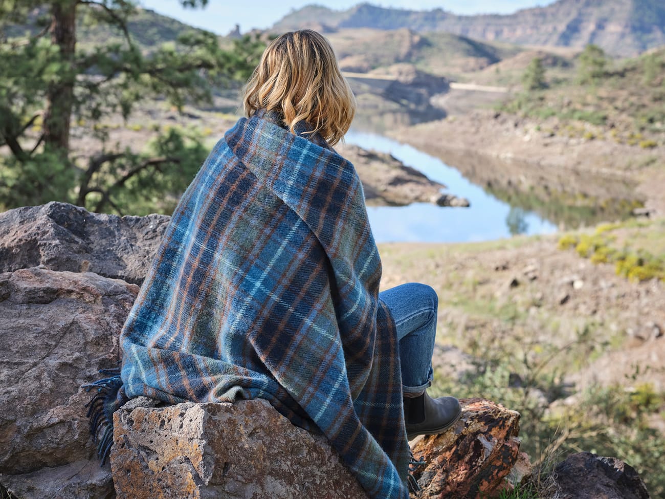 Traditional Pure Wool Throw