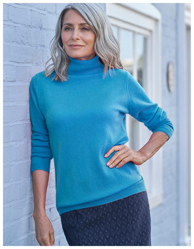 Cashmere and Merino Fitted Turtle Neck Knitted Sweater