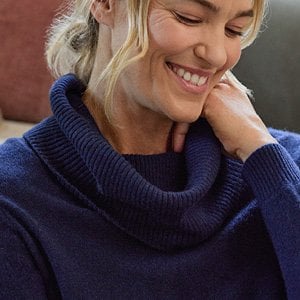 https://content.woolovers.com/upload/1/nav/af66ac0c_wo_121026_dd_mob_cashmere.jpg